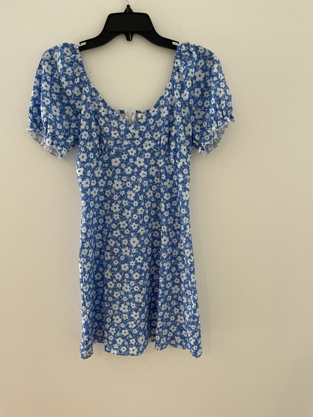 Cupshe blue/white floral mini/midi dress, v neck, ruffle sleeve,